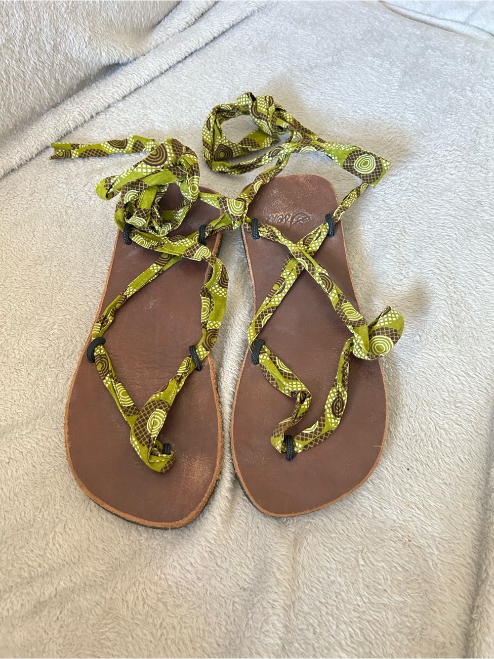 Women’s Sseko Olive Green Patterned Lace-Up Leather Sandals - Size 7